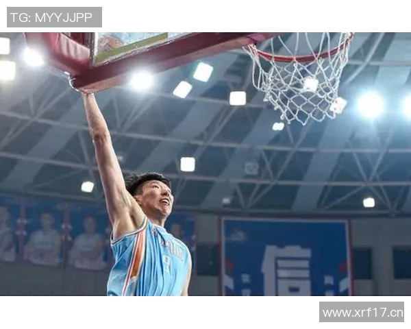 周琦内线强攻首开记录展现实力随即再度发力制造杀伤