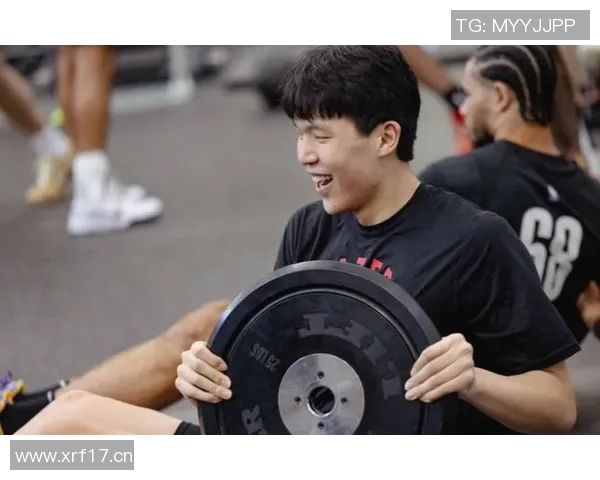 杨瀚森在G联盟锻炼体能末节表现疲态明显需加强训练 杨瀚森在G联盟锻炼体能末节表现疲态明显需加强训练