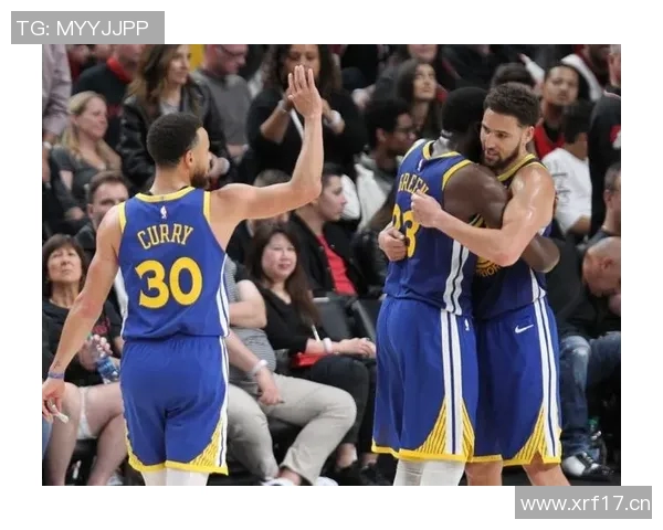 库里与追梦共同表达对克莱缺乏保护时遭攻击的担忧与不满 库里与追梦共同表达对克莱缺乏保护时遭攻击的担忧与不满