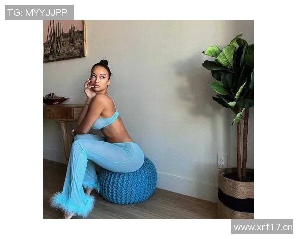 杰伦格林的女友在香港澳门游玩凌晨起床享受美食乐趣