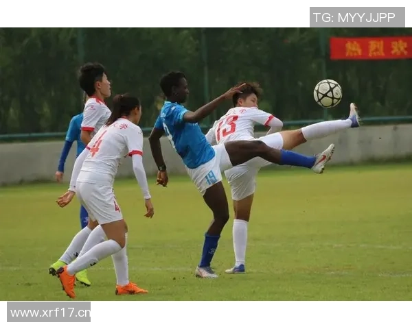 武汉女足外援奥乌苏错失绝佳机会踢中边网令人扼腕叹息