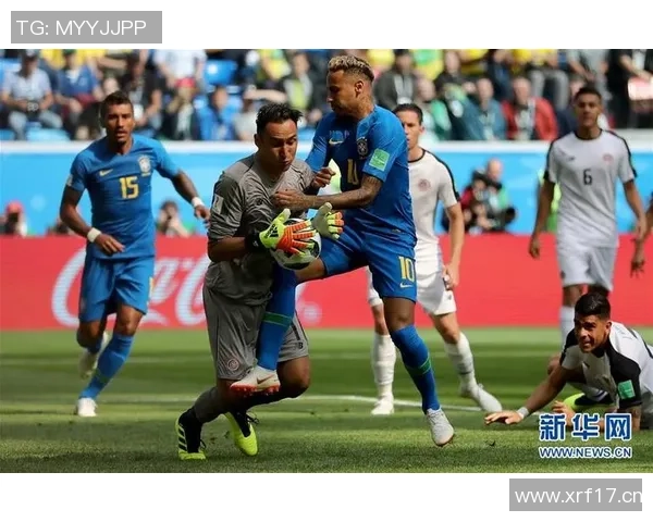 胜利门将失误致命奎尼奥内斯轻松破门上演反击好戏