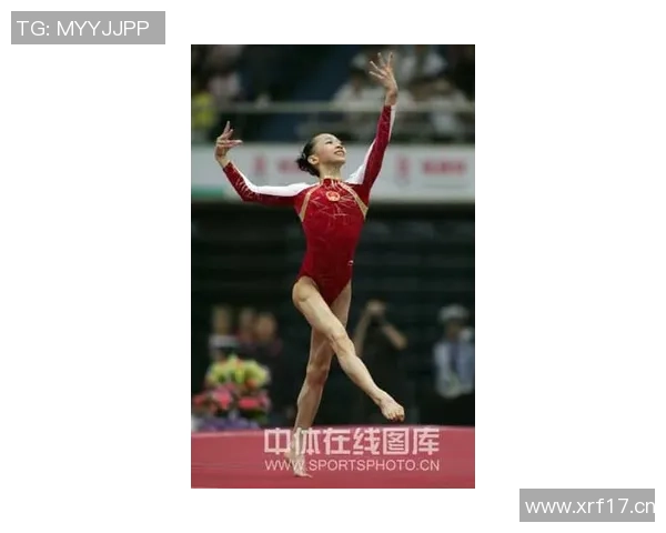 贺希宁微微一笑展现自信气场助力团队稳操胜券